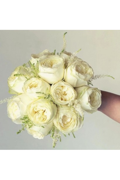 Роза Пур Блонд во флористической композиции